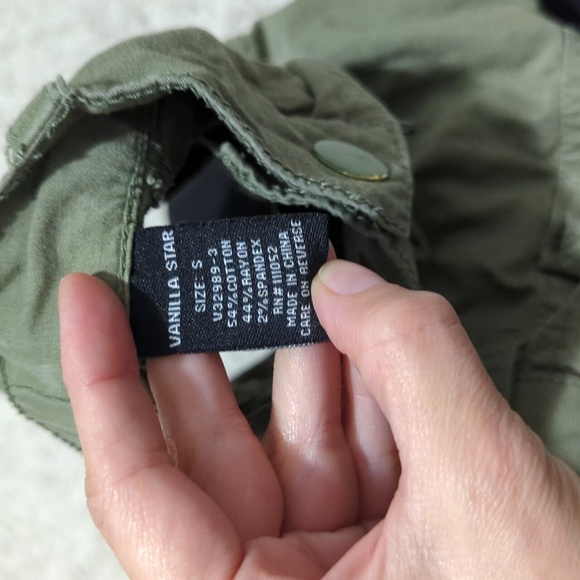 Vanilla Star size small green shorts - Picture 4 of 5